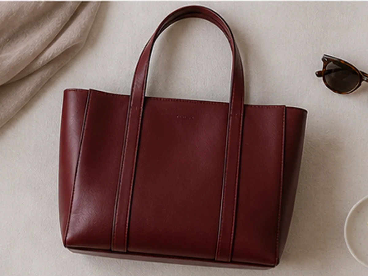 Composición de moda antes y después de reemplazar un bolso con una imagen de referencia
