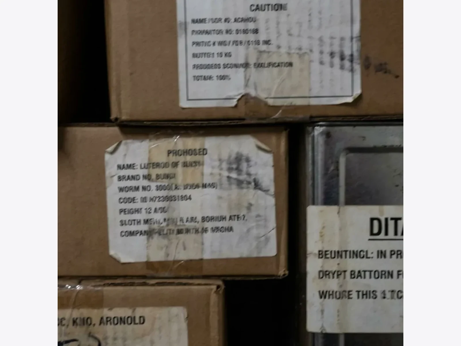 Beispielvergleich zur Lesbarkeit kleiner Schrift auf einem Etikett